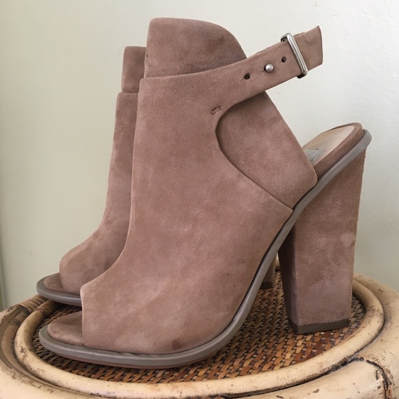 Dolce Vita Shoes - DOLCE VITA NIVEN PEEP TOE ANKLE BOOT